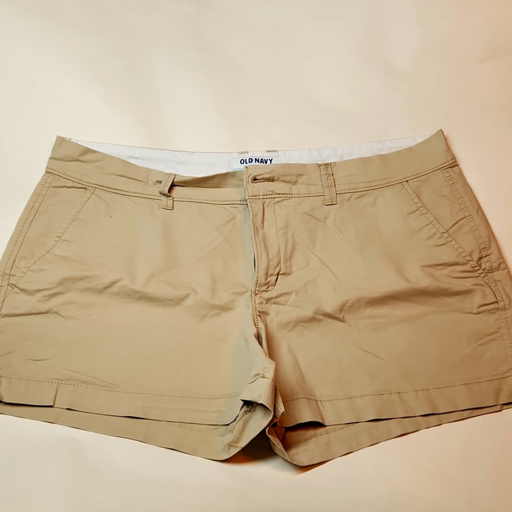 Old Navy shorts size 12 regular standard tan